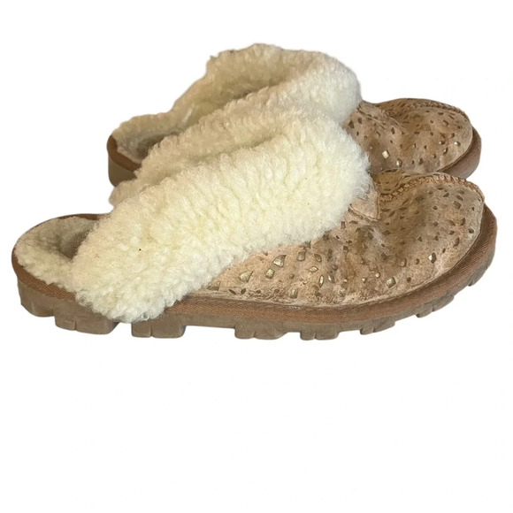 UGG Coquette Clog Slippers Laser Cut Chestnut 8 - Picture 1 of 8